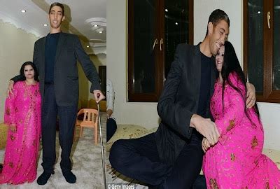 World’s Tallest Man Wedding Pictures: Sultan Kosen Marries In TurkeyNaijaGistsBlog Nigeria ...