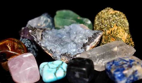 What are the minerals and Gems that found in the Igneous rocks? | Geology Page