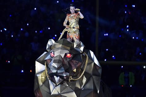 Katy Perry SLAYED Her Super Bowl 2015 Performance! – Celebrific