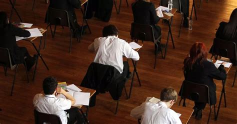 A level results 2015: Holy Cross College, Bury - Manchester Evening News