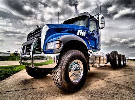 Big Mack Truck | Mack trucks, Big mack truck, Cool trucks