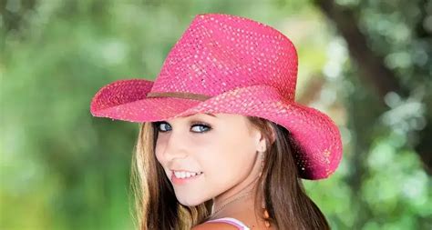 Cowgirl Hats: More Than Just a Fashion Statement | Fashionterest