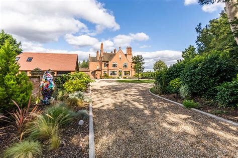 Look inside this £6 million manor with a swimming pool and tennis court - Nottinghamshire Live