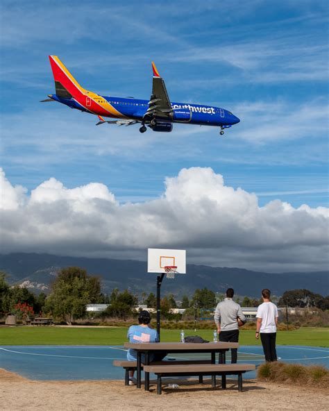 Boeing 737 MAX 8 Short Final at Santa Barbara | N8855Q. Cert… | Flickr