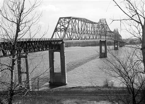 Industrial History: US-50+I-255 Bridges over Mississippi River near St. Louis, IL