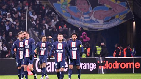 Kylian Mbappé equals Edinson Cavani! | Paris Saint-Germain
