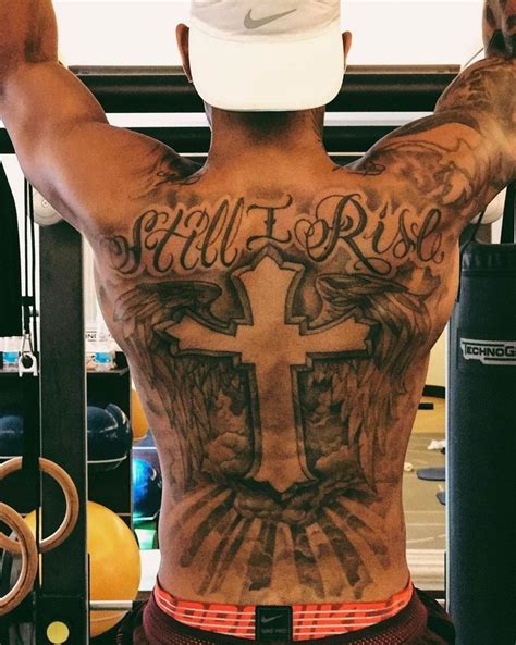 Ouf! 19+ Faits sur Lewis Hamilton Tattoos! Lewis hamilton playing ...