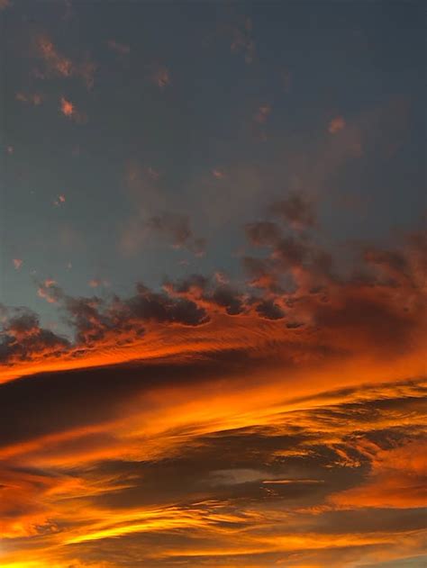 Red Clouds at Dawn · Free Stock Photo