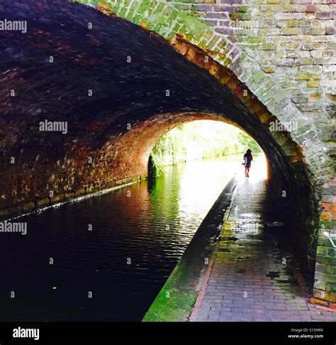 Canal tunnel Birmingham Stock Photo - Alamy