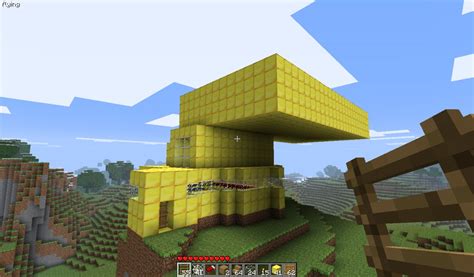 big gold house Minecraft Map