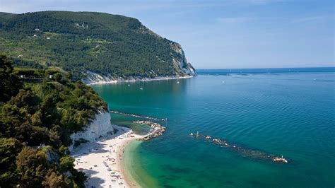 5 Quiet Beaches on Italy's Adriatic Coast - D&G Design