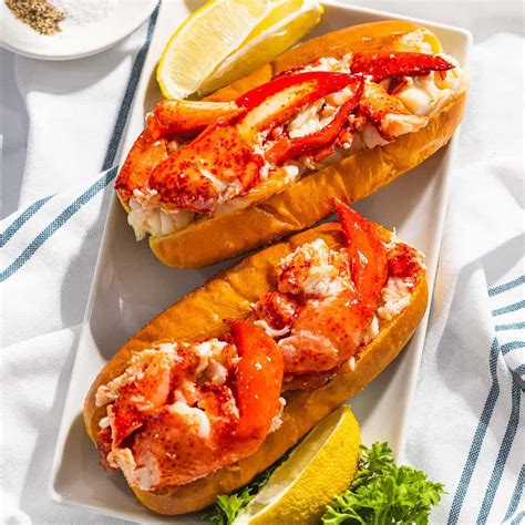 Connecticut Lobster Roll (Warm Lobster Roll) - Drive Me Hungry