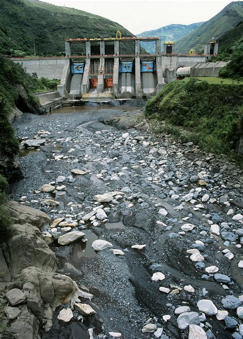 Agoyan Hydroelectric Dam Photograph by Dr Morley Read/science Photo Library