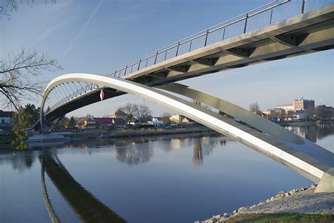 Pedestrian and Cyclist Bridge across the River Elbe – BIG SEE