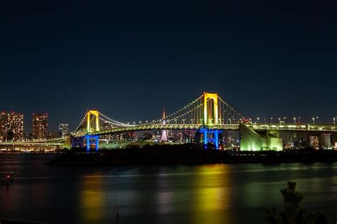 Premium Photo | Tokyo rainbow bridge night view