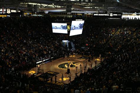 Free-For-All Friday: Does Iowa Basketball Have a Carver-Hawkeye Arena ...