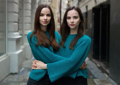 The powerful connections of twins – in pictures | Twin photography, Identical twins, Sister ...