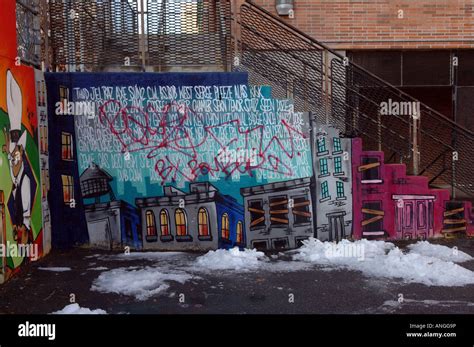 Harlem graffiti wall of fame hi-res stock photography and images - Alamy