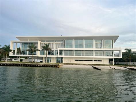 Tom Cruise's Stunning Sarasota Bay Mansion