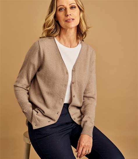 Birch 20% Cashmere & 80% Merino | Womens Cashmere Merino Classic V Neck Cardigan