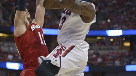 Rondae Hollis-Jefferson throws down the huge dunk for Arizona - SBNation.com