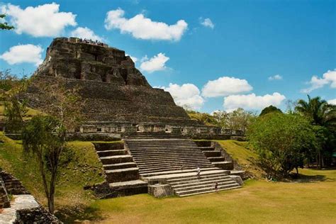 Xunantunich Mayan Ruin with local Lunch from Belize City