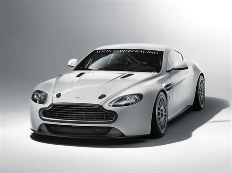 White Aston Martin coupe HD wallpaper | Wallpaper Flare