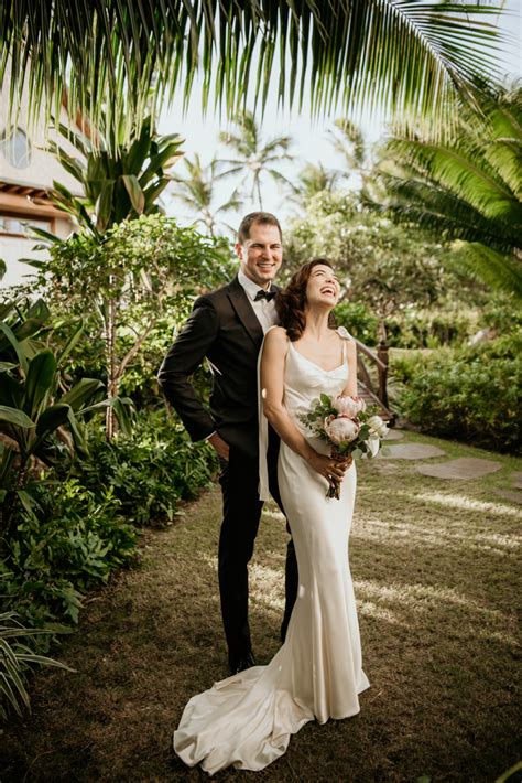 Elegant Hawaiian Wedding at Four Seasons Resort Oahu | Junebug Weddings