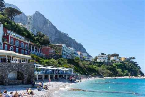 How to do a day trip from Naples to Capri