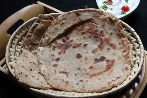 Ghee Paratha Recipe / How to Make Plain Paratha / Paratha Recipe - Yummy Tummy