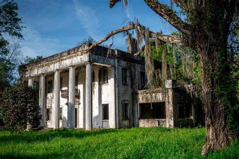 10 abandoned American mansions hiding amazing secrets | lovemoney.com