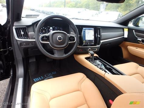 Amber Interior 2018 Volvo V90 Cross Country T5 AWD Photo #122780654 ...