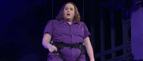 SNL Introduces Its First Non-Binary Cast Member - Total News