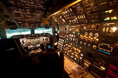 aircraft design - Why was concorde's cockpit so complex? - Aviation Stack Exchange