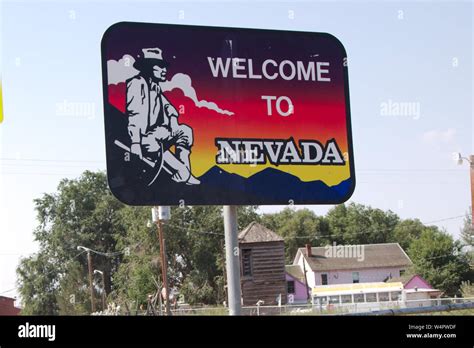 Welcome to Nevada sign at Oregon Nevada border Stock Photo - Alamy