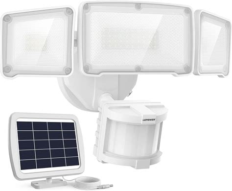 5 Best Solar Powered Dusk To Dawn Lights [2022 Reviews]