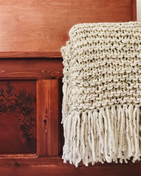 The Classic Chunky Knit Fringe Blanket Pattern by BrennaAnnHandmade - Hobium Yarns Blog | Knit ...