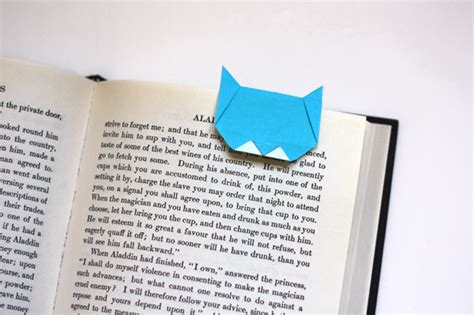 Make an origami cat bookmark | How About Orange