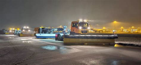 Birmingham Airport gritters in operation as snow grips region - Birmingham Live