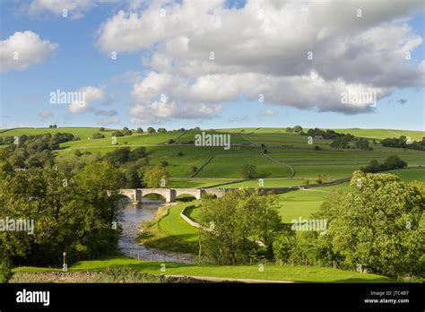 River wharfe yorkshire dales view hi-res stock photography and images - Alamy