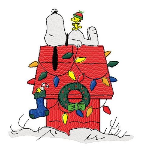 Snoopy Dog House With Christmas Lights : Snoopy Decorating His Dog House With Help From ...