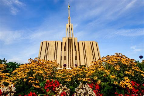 Seattle LDS Temple | Lds temples photography, Lds temples, Stretched canvas prints