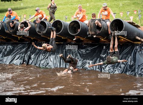 Tough mudder uk hi-res stock photography and images - Alamy