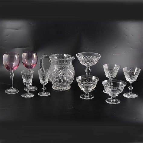 Lot 65 - A collection of crystal glassware, to include