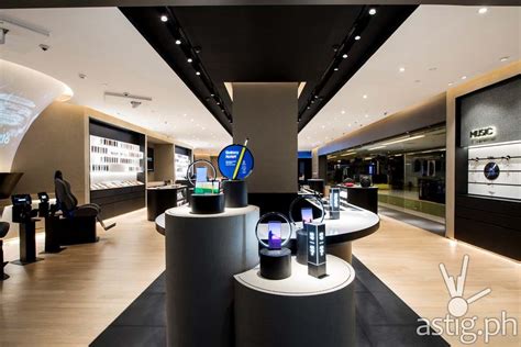 LOOK: Samsung Flagship Store has a shrine just for the Galaxy S9, Note9 ...