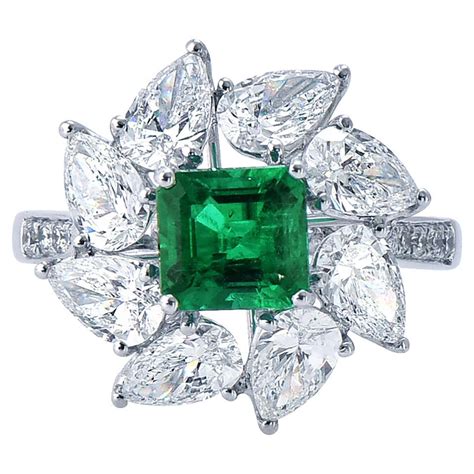 Antique Emerald Cocktail Rings - 1,960 For Sale at 1stdibs - Page 2