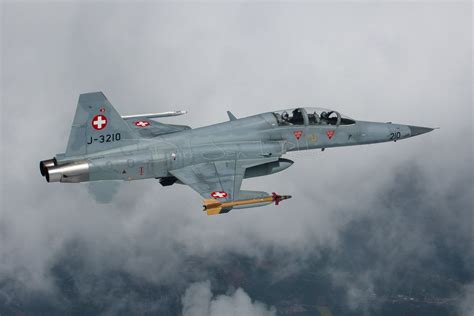 Swiss Air Force F-5F Tiger II J-3210 | Fighter planes, Fighter jets, Swiss air