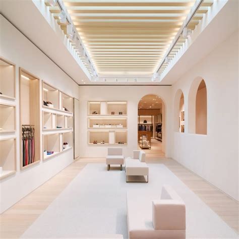 bottega-venetas-maison-boutique-tomas-maier-fashion-boutique-pinterest-dezeen-col | Showroom ...