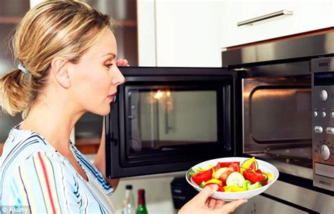 What Are The Dangers of Using Microwaves ? - Health and Fitness