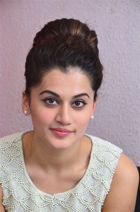 Taapsee Pannu Photos in Long Dress at Kanchana 2 Press Meet | HQ Pics n ...